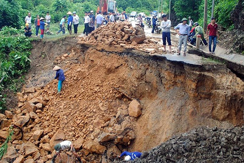 Nguyên nhân gây sạt lở đất - Bài học kinh nghiệm phòng tránh thiên tai (22/11/2018)